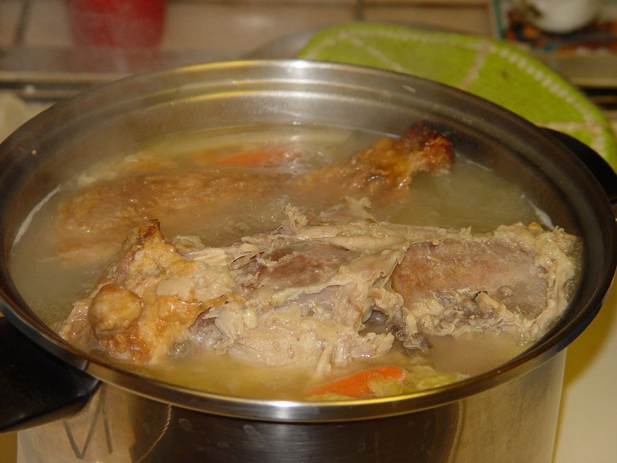 tn_04_Turkey Soup.jpg (900x675; 114580 bytes)